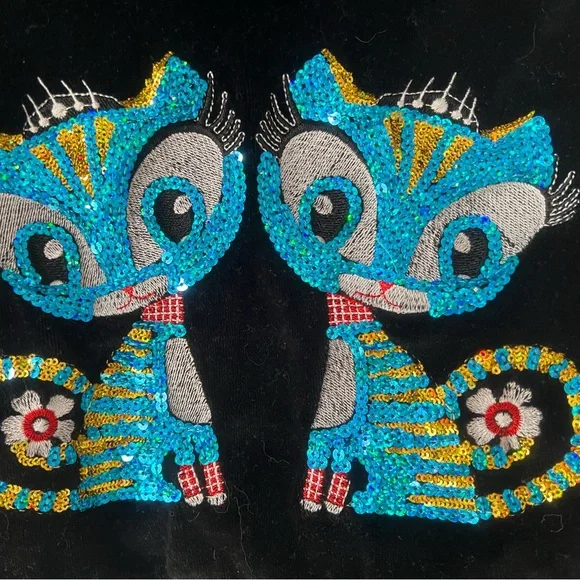 Cute kitty zip up hoodie size XS, like new. - Picture 2 of 4